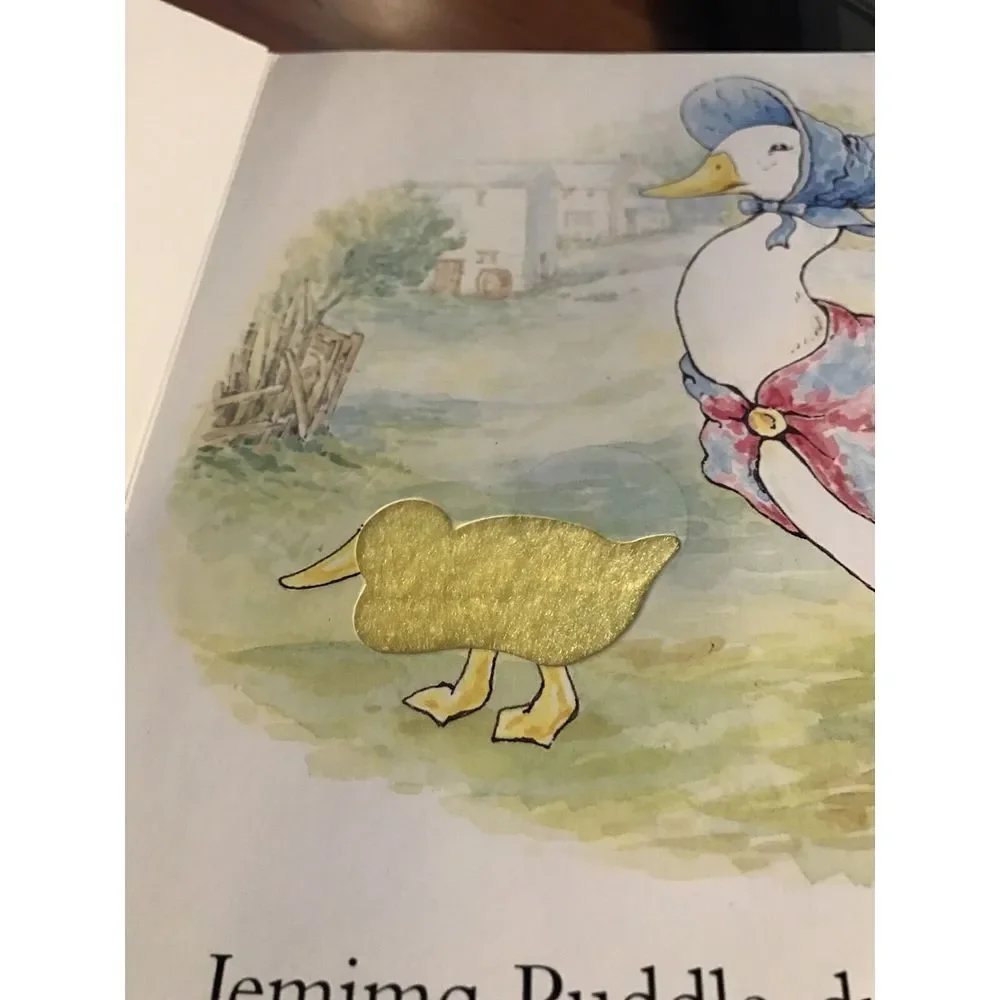Peter Rabbit: Peter Rabbit's Touch and Feel Book (1999, Board Book)‎